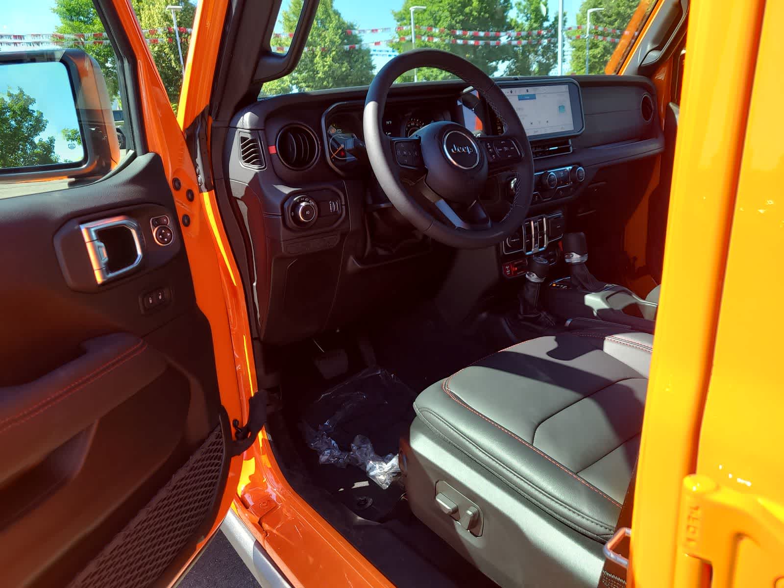 Thumbnail: 2025 Jeep Wrangler - 10