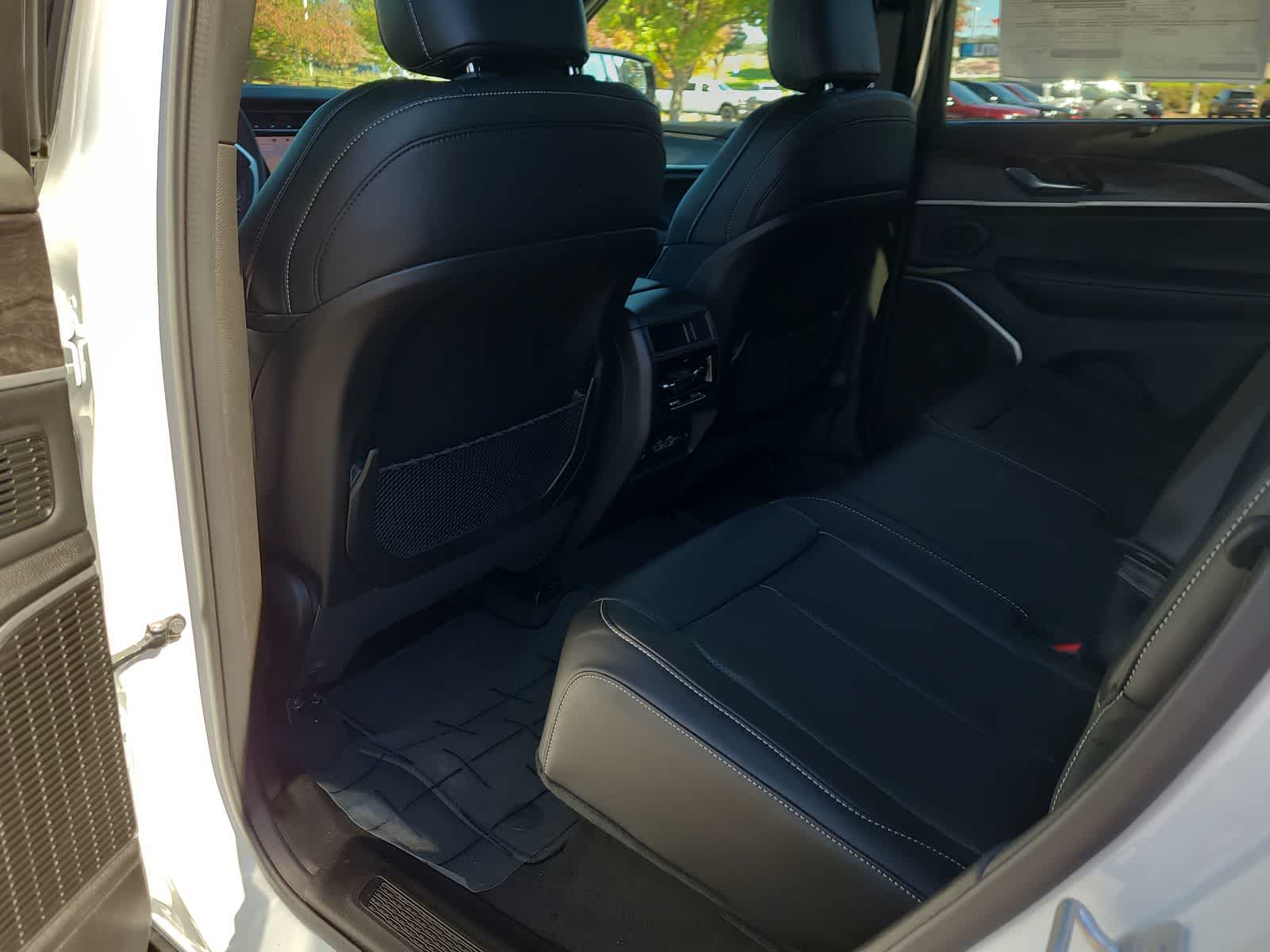 Thumbnail: 2025 Jeep Grand Cherokee - 20