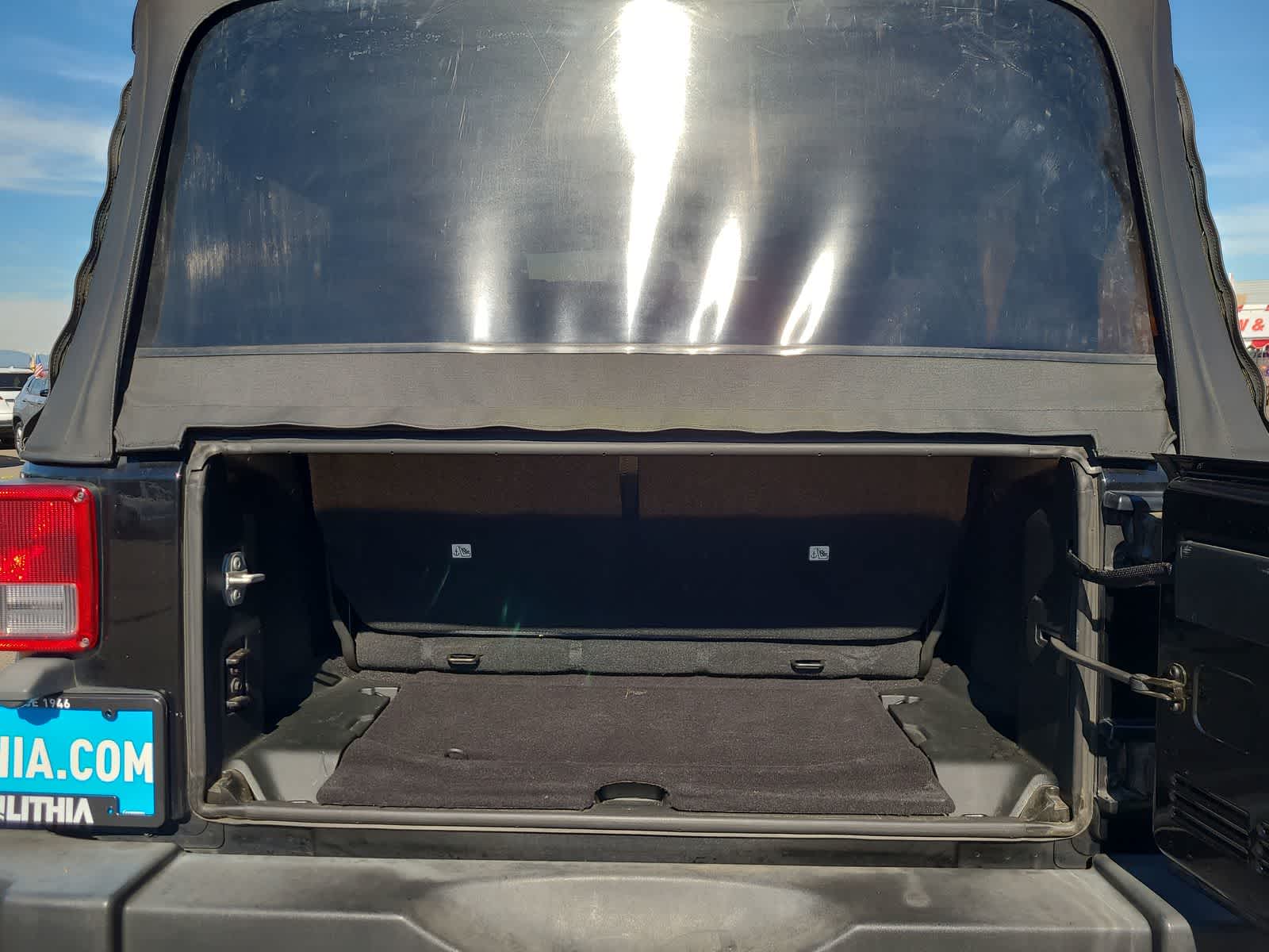 Thumbnail: 2018 Jeep Wrangler - 27