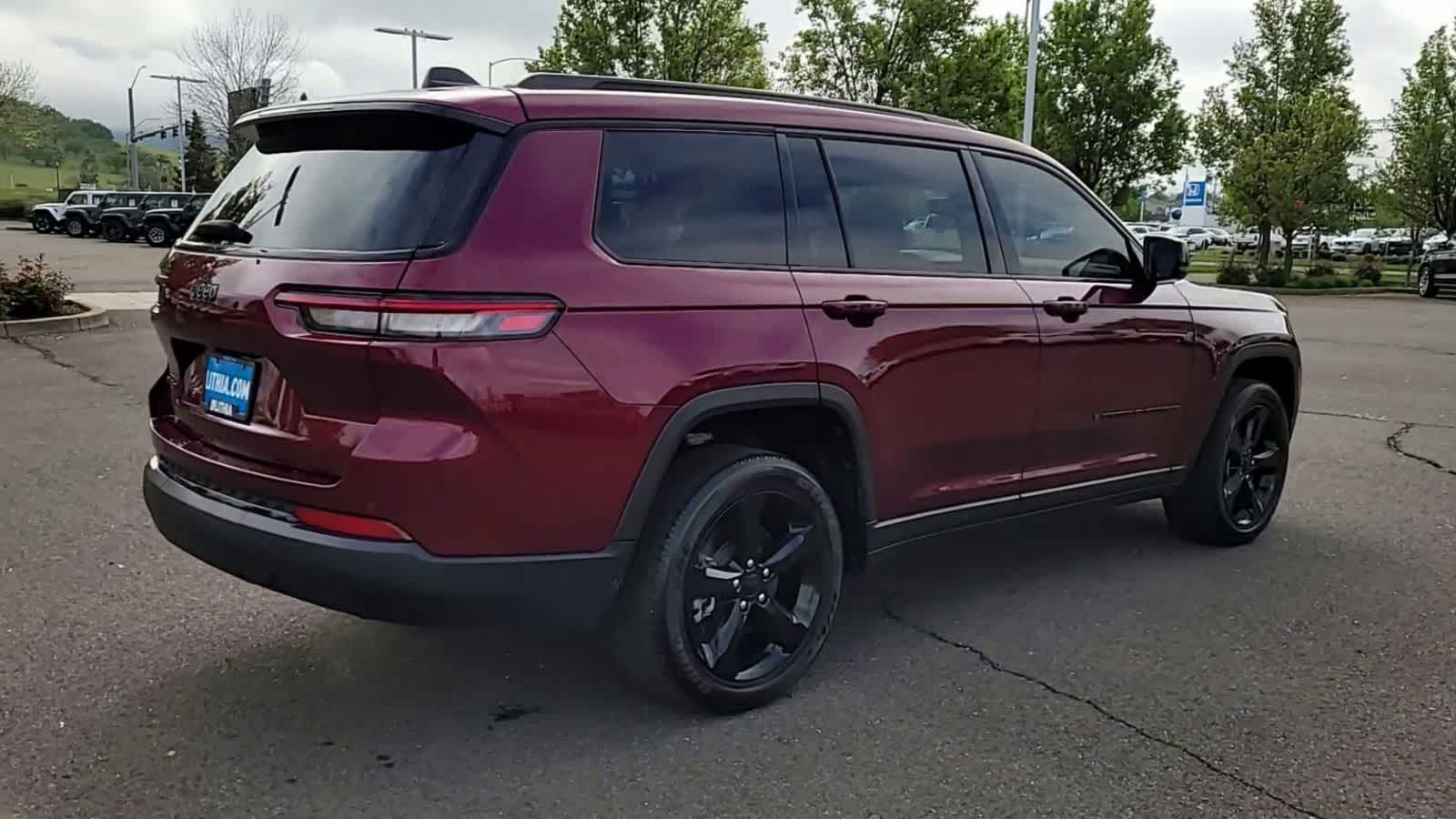 Thumbnail: 2023 Jeep Grand Cherokee - 8