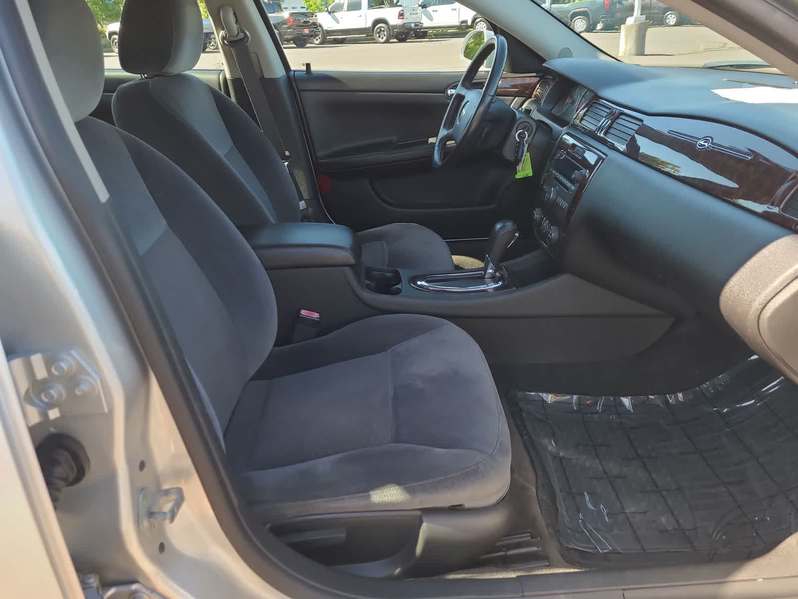 2013 Chevrolet Impala LT 22