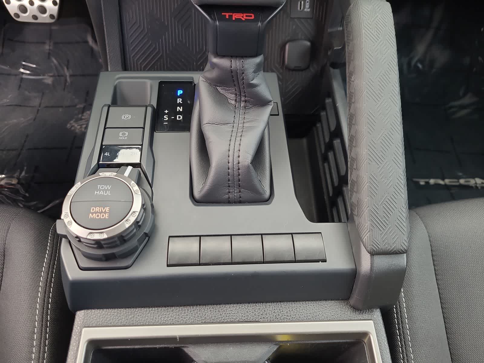 Thumbnail: 2024 Toyota Tacoma - 25