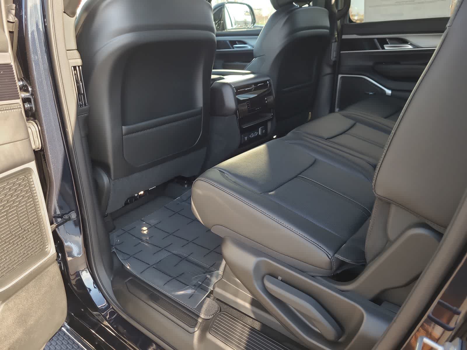 Thumbnail: 2025 Jeep Wagoneer - 20