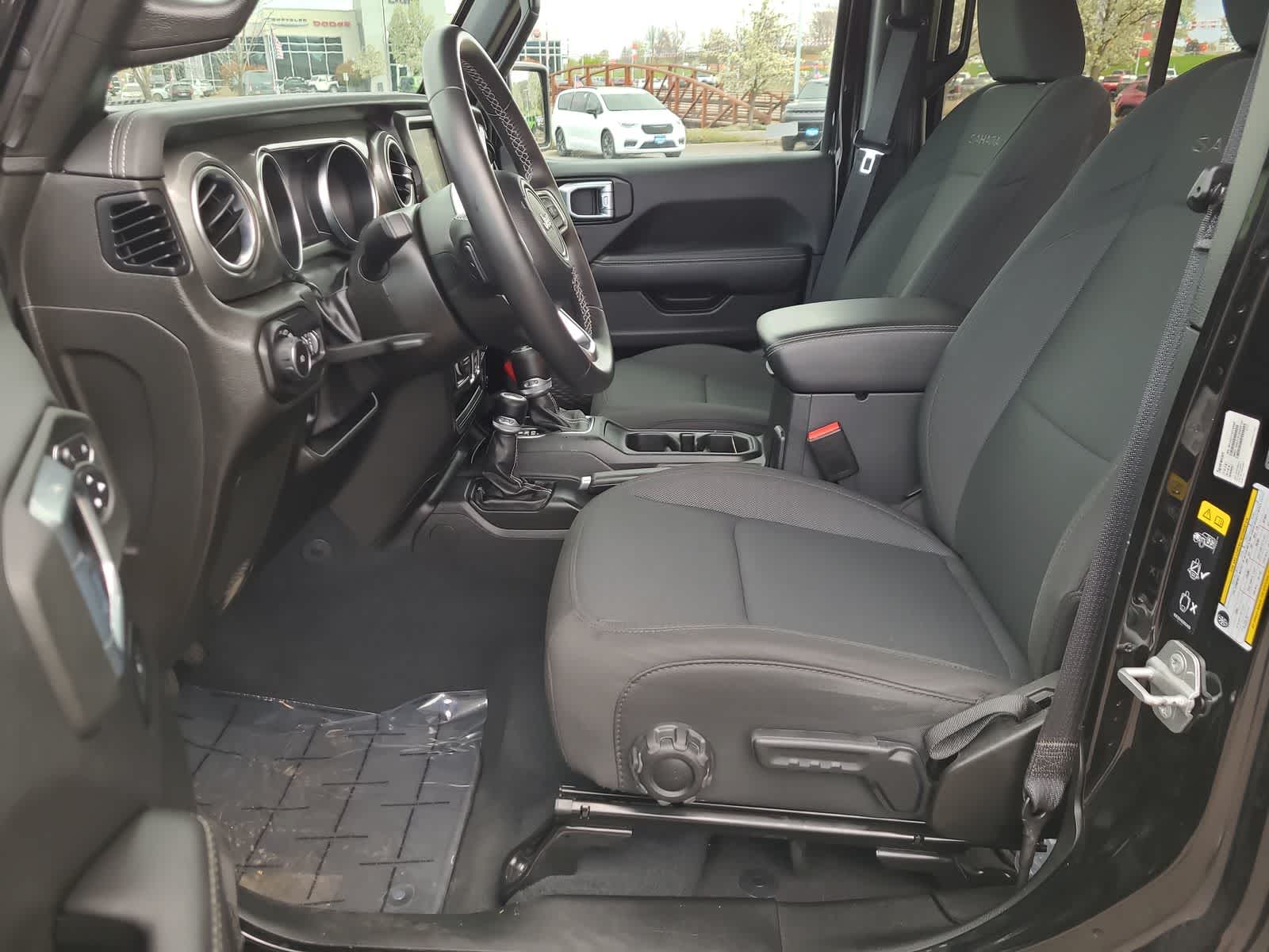 Thumbnail: 2022 Jeep Wrangler - 19