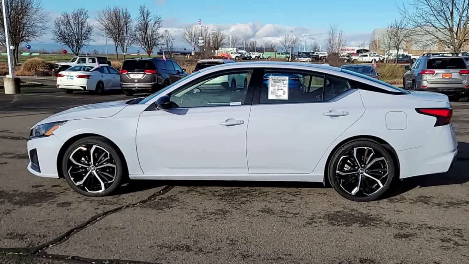 Thumbnail: 2023 Nissan Altima - 5