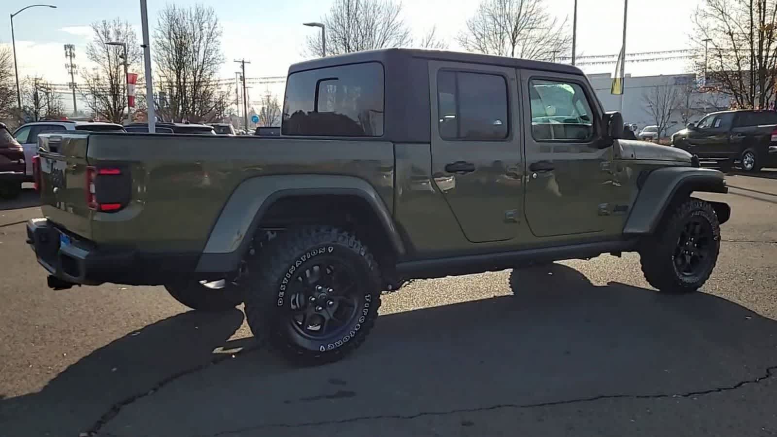 Thumbnail: 2026 Jeep Gladiator - 8