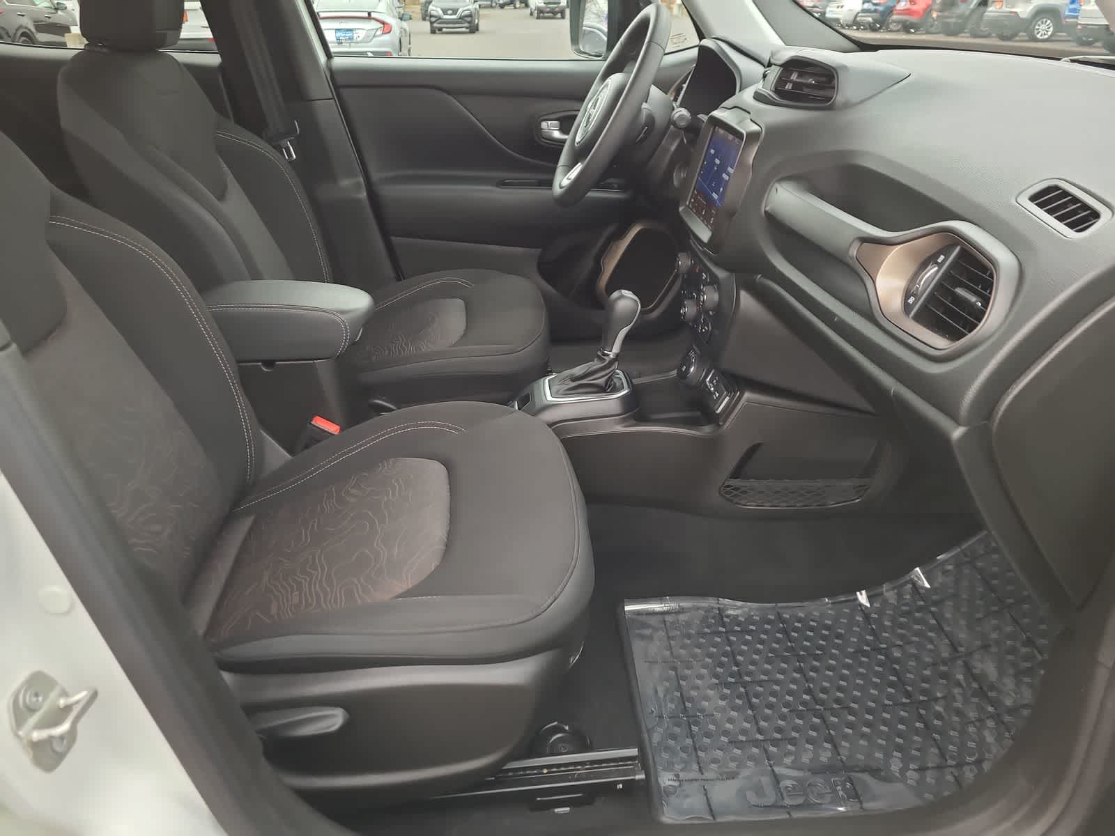 Thumbnail: 2023 Jeep Renegade - 22