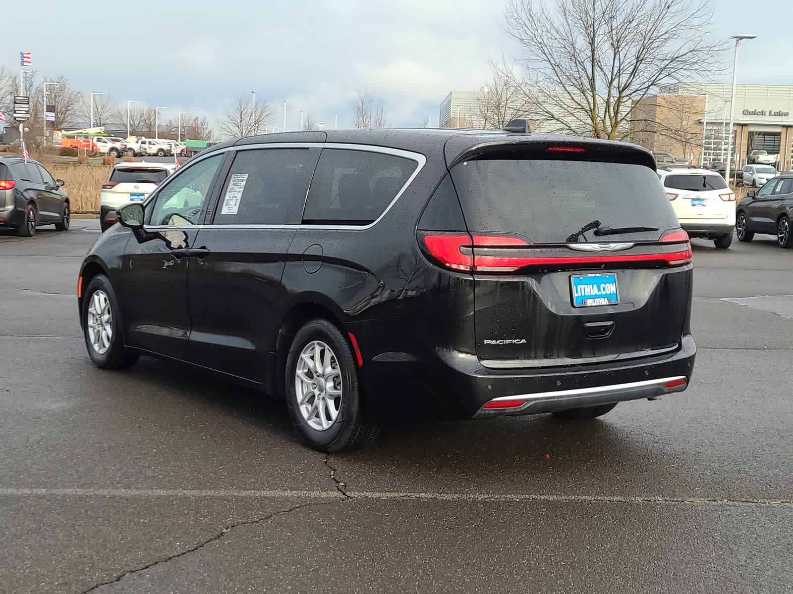 Thumbnail: 2024 Chrysler Pacifica - 12