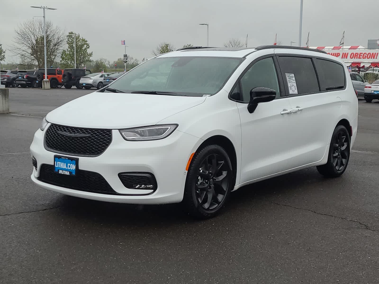 Thumbnail: 2026 Chrysler Pacifica - 1