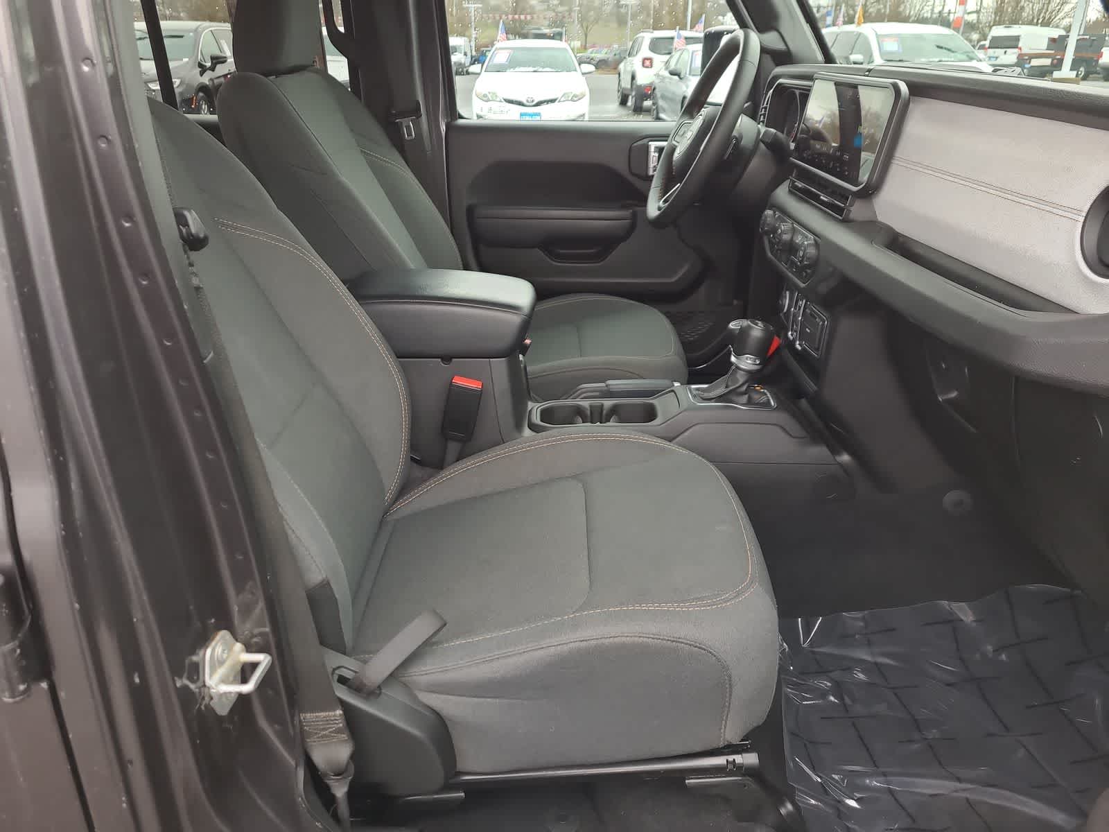 Thumbnail: 2024 Jeep Wrangler - 22