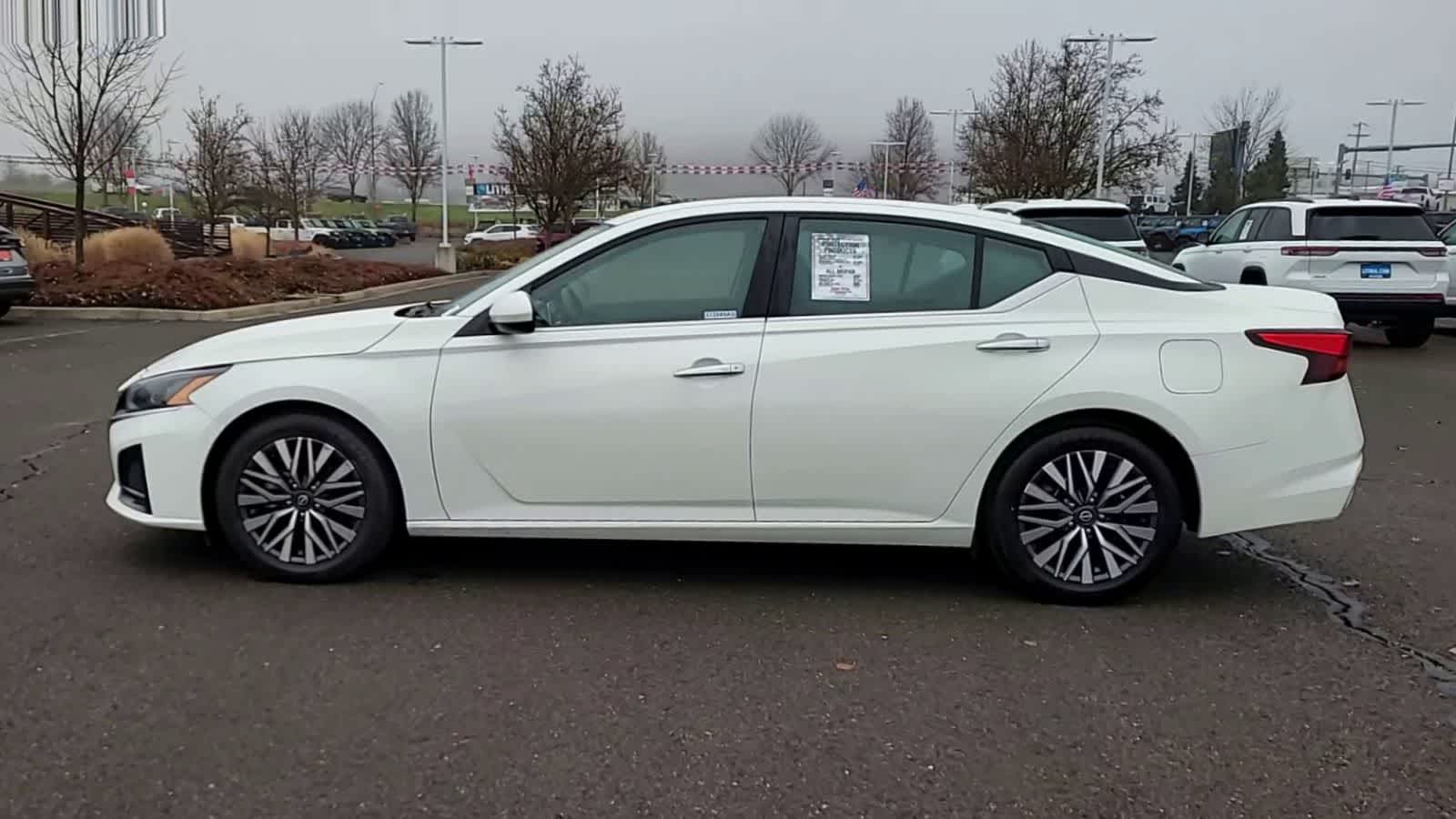 Thumbnail: 2023 Nissan Altima - 5