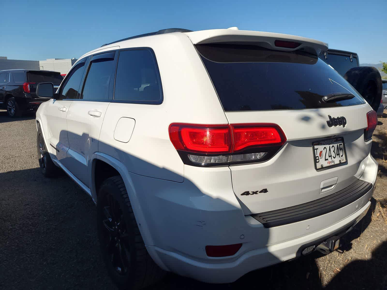 Thumbnail: 2020 Jeep Grand Cherokee - 3