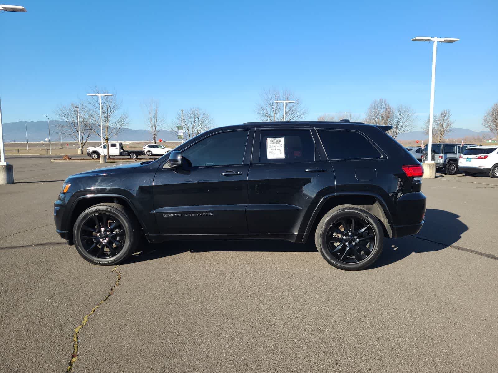 Thumbnail: 2020 Jeep Grand Cherokee - 11