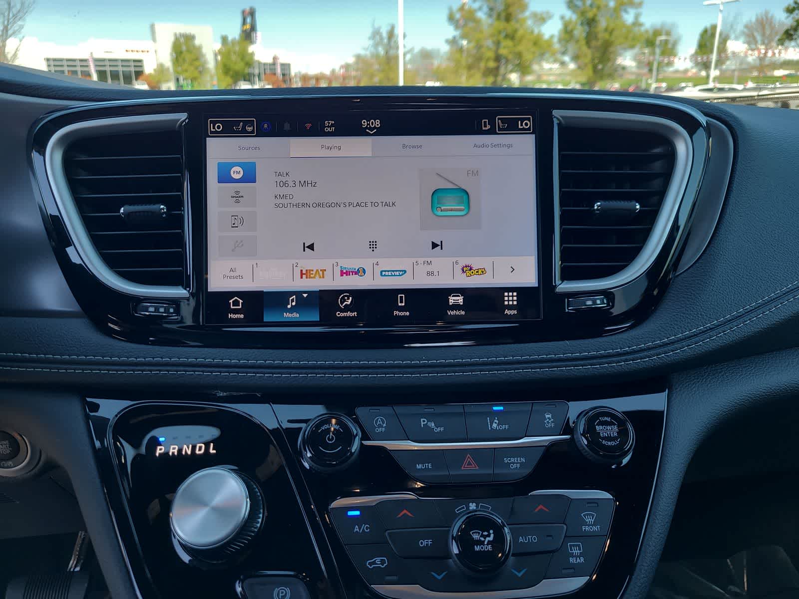 Thumbnail: 2026 Chrysler Pacifica - 24