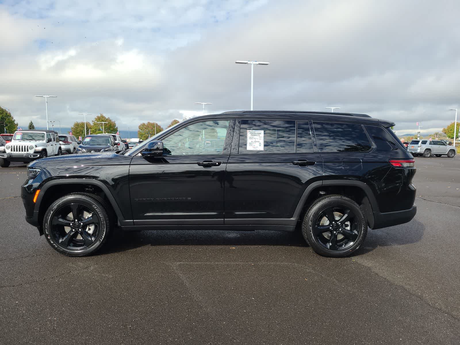 Thumbnail: 2025 Jeep Grand Cherokee - 11