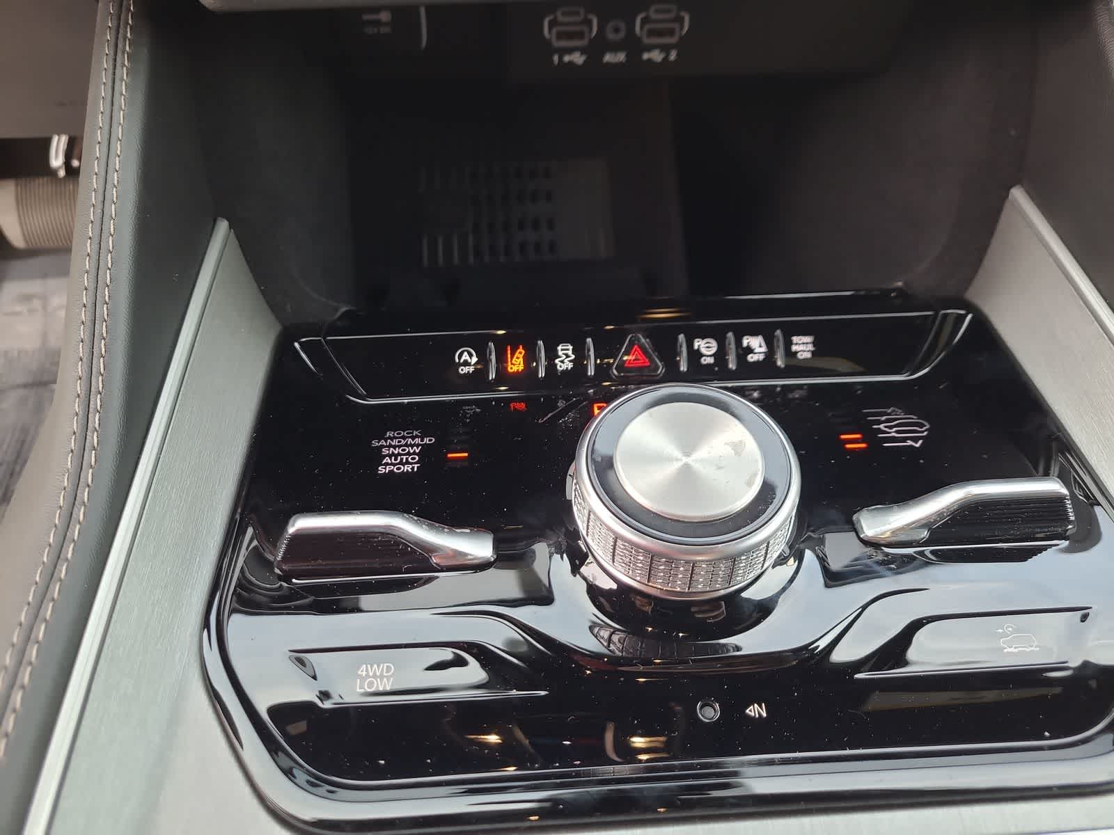 Thumbnail: 2026 Jeep Grand Wagoneer - 25