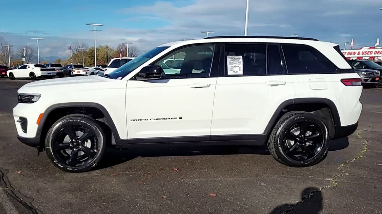 Thumbnail: 2025 Jeep Grand Cherokee - 5