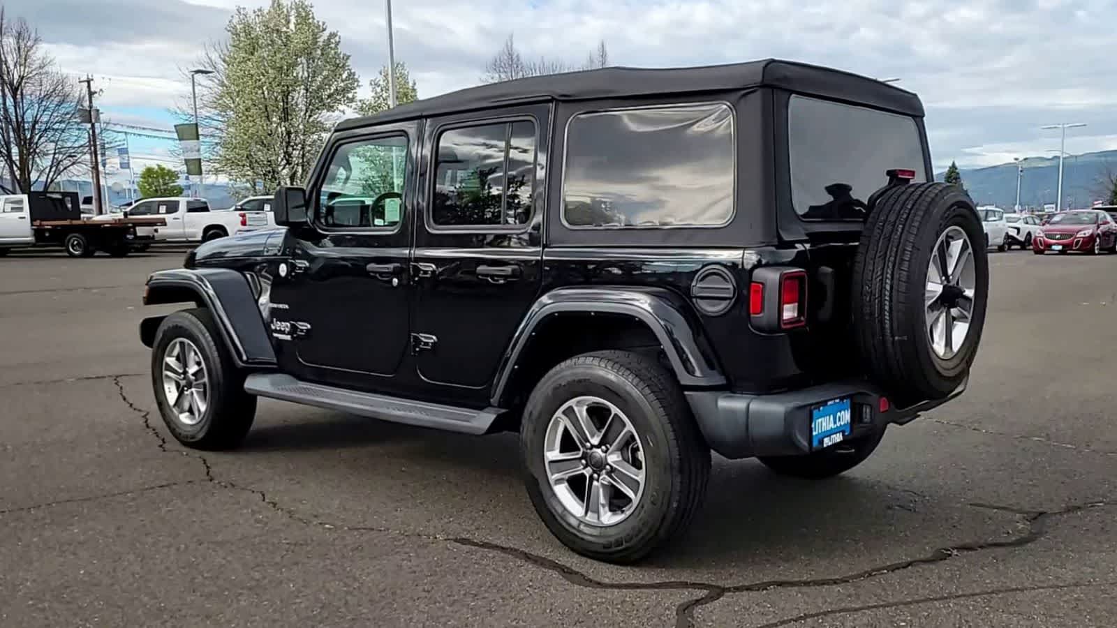 Thumbnail: 2022 Jeep Wrangler - 6