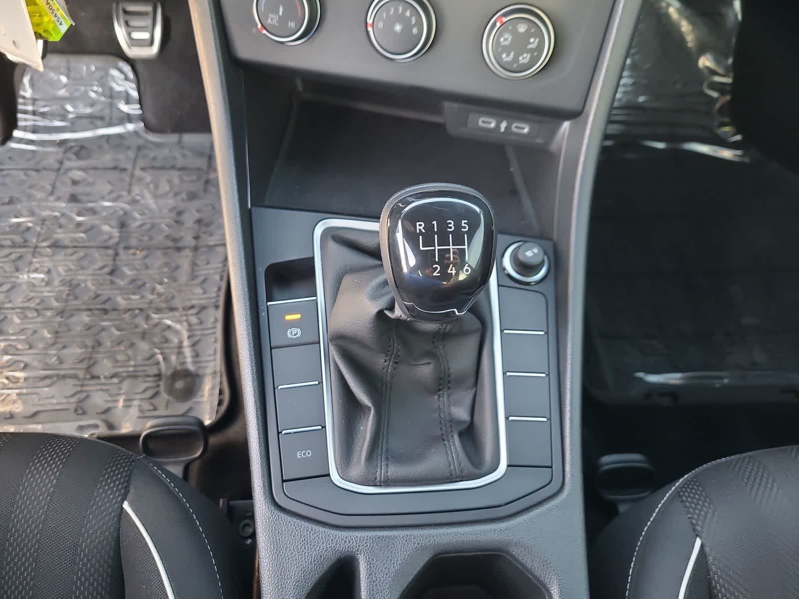 Thumbnail: 2023 Volkswagen Jetta - 25