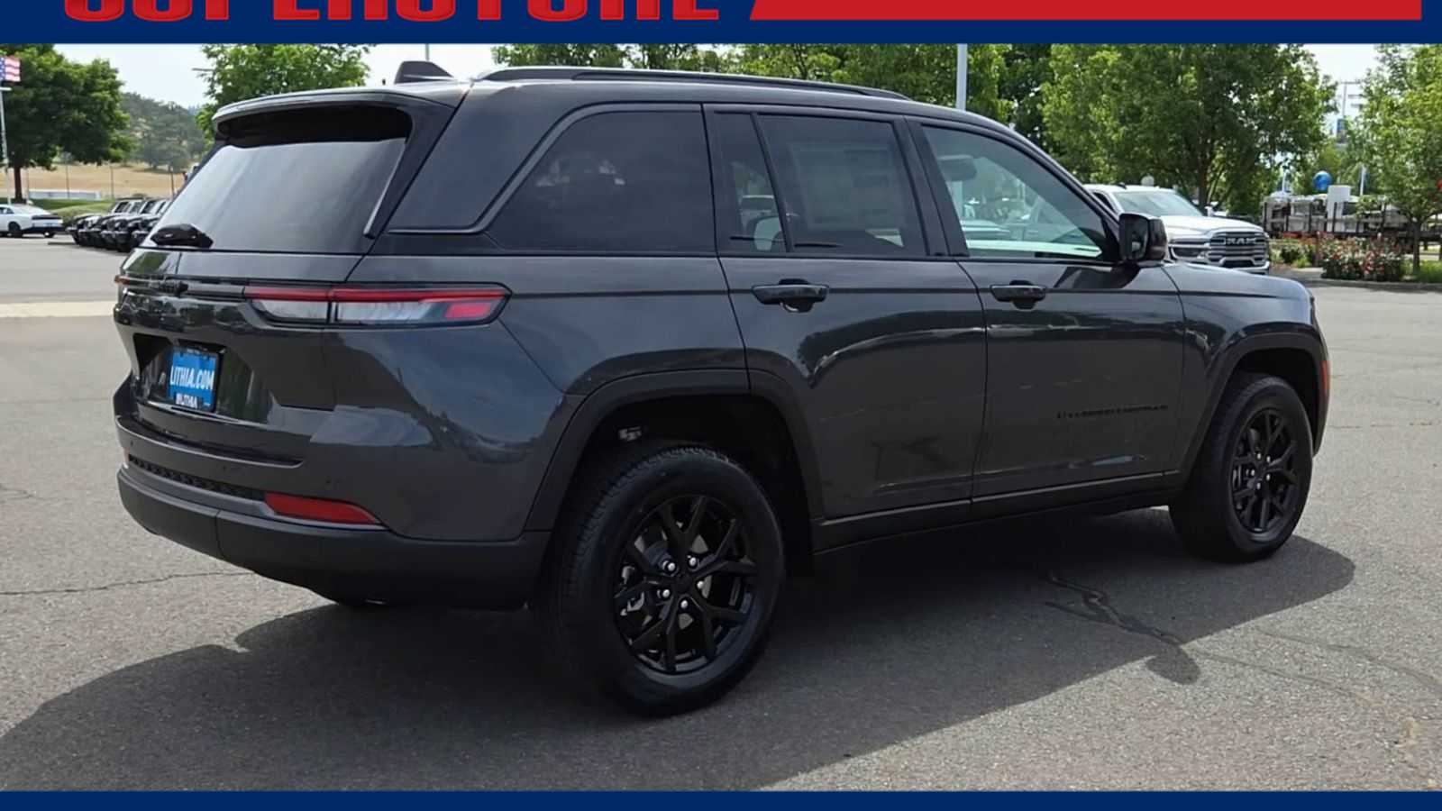 Thumbnail: 2026 Jeep Grand Cherokee - 8