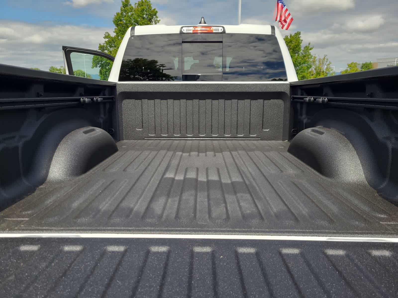 Thumbnail: 2025 RAM 1500 - 27