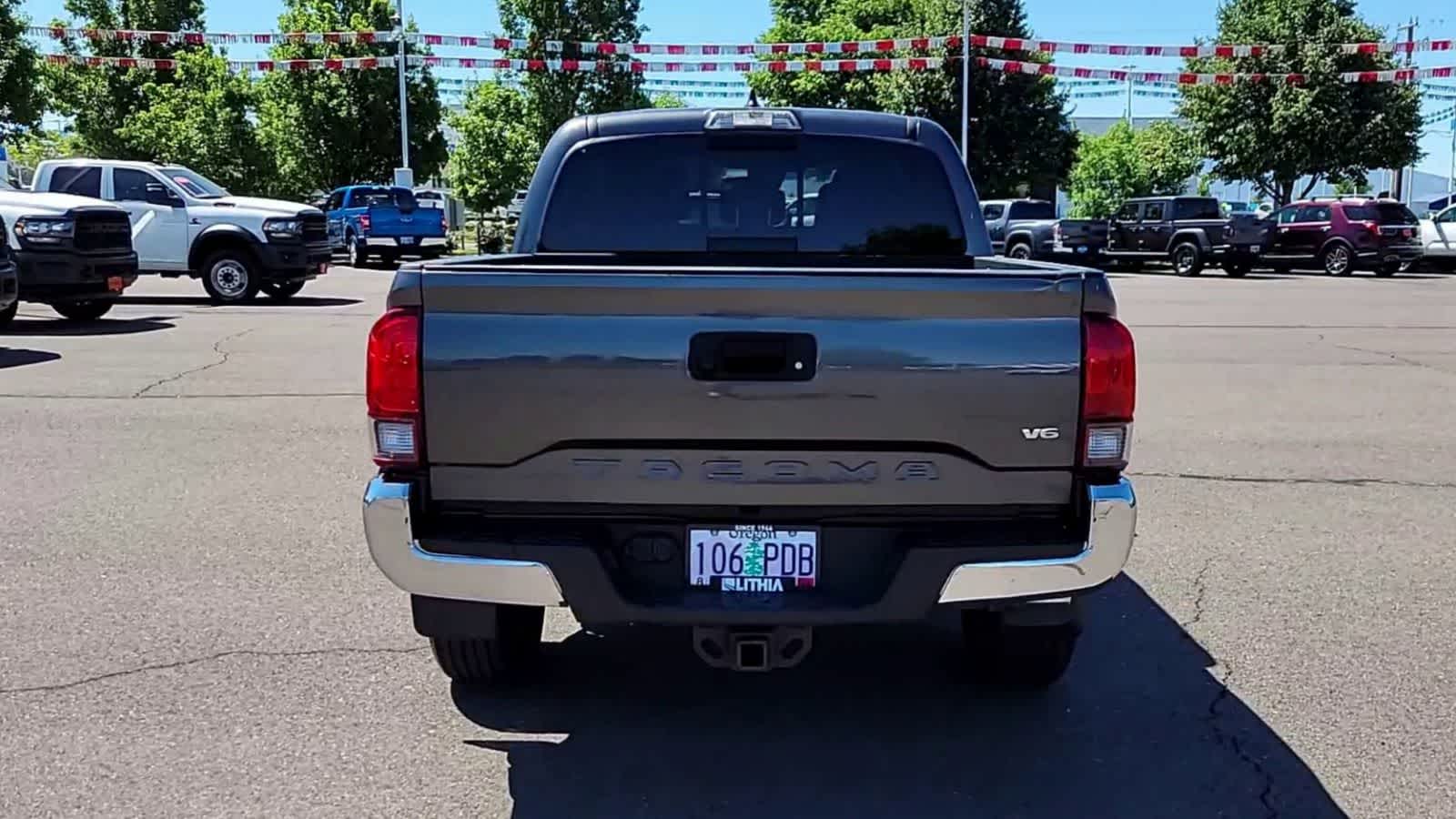 Thumbnail: 2018 Toyota Tacoma - 7