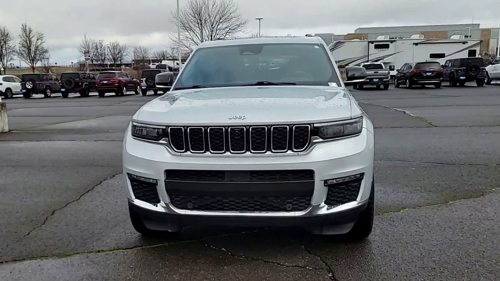 Thumbnail: 2024 Jeep Grand Cherokee L - 3