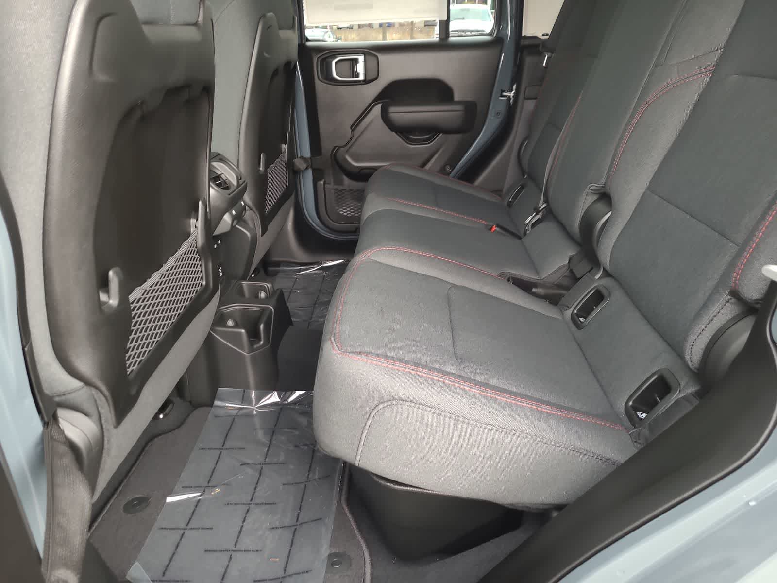 Thumbnail: 2026 Jeep Gladiator - 21