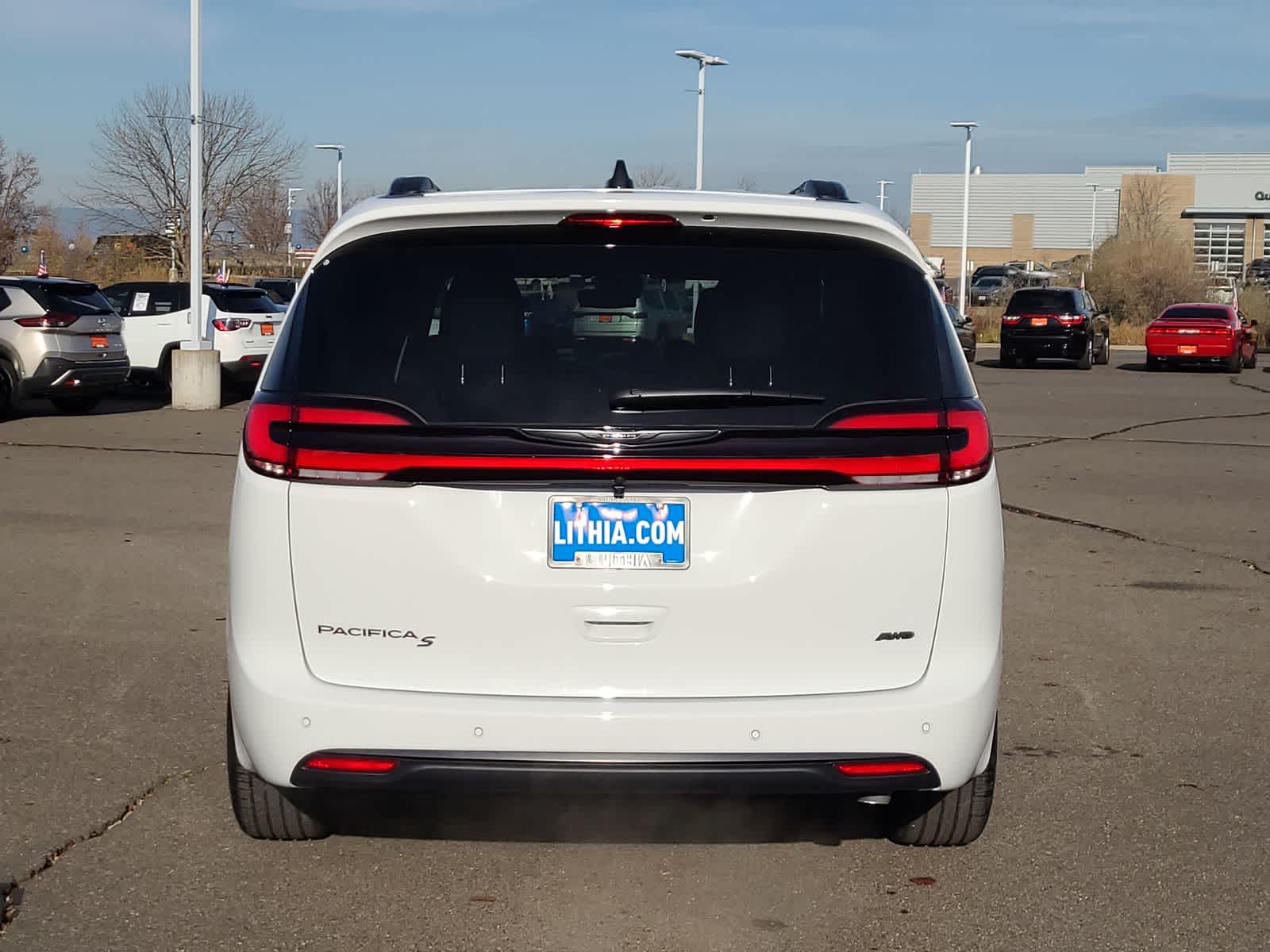 Thumbnail: 2026 Chrysler Pacifica - 13