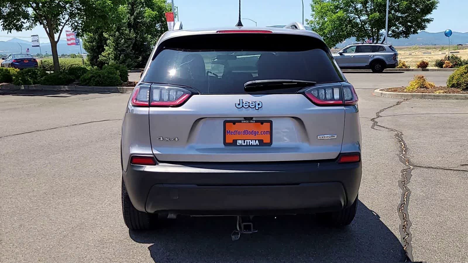 Thumbnail: 2019 Jeep Cherokee - 7