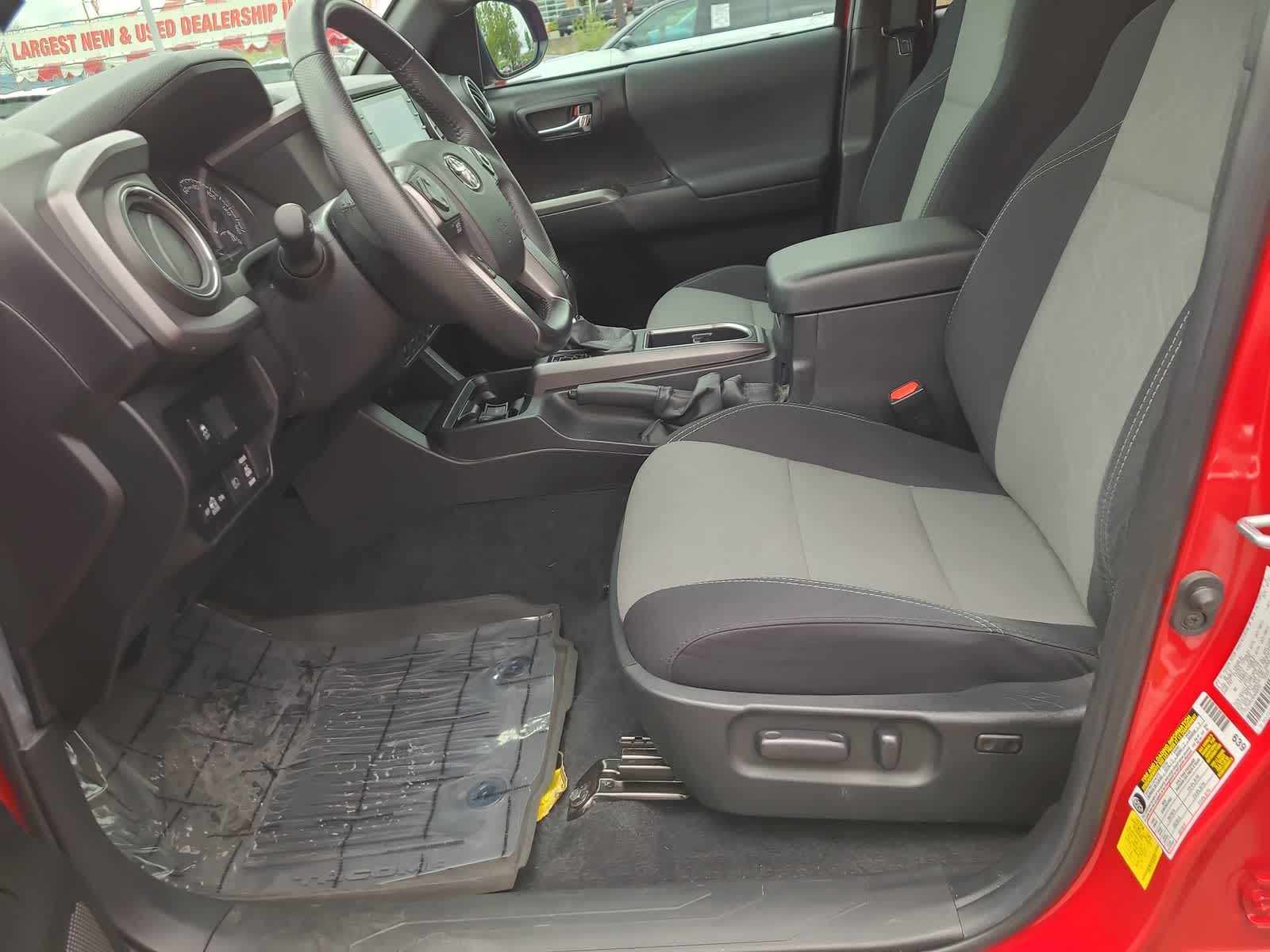 Thumbnail: 2022 Toyota Tacoma - 19