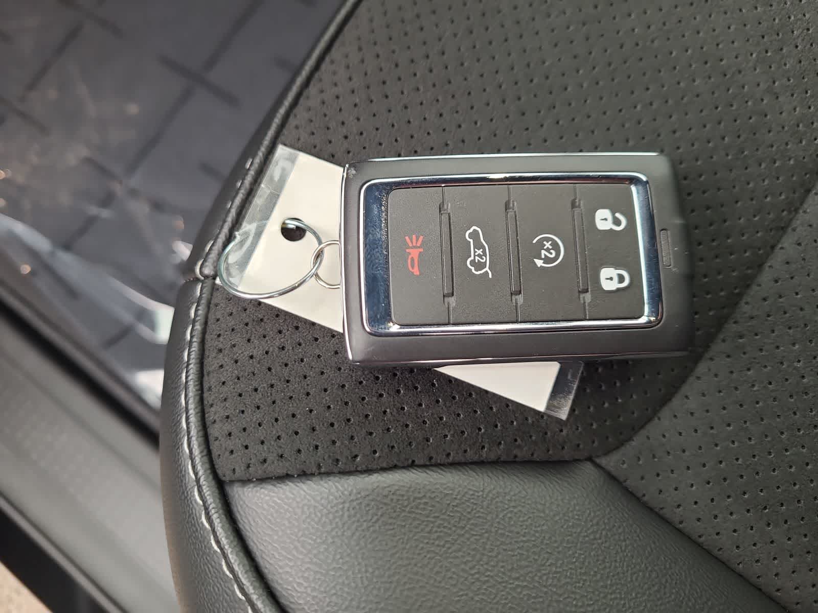 Thumbnail: 2025 Jeep Grand Cherokee - 28