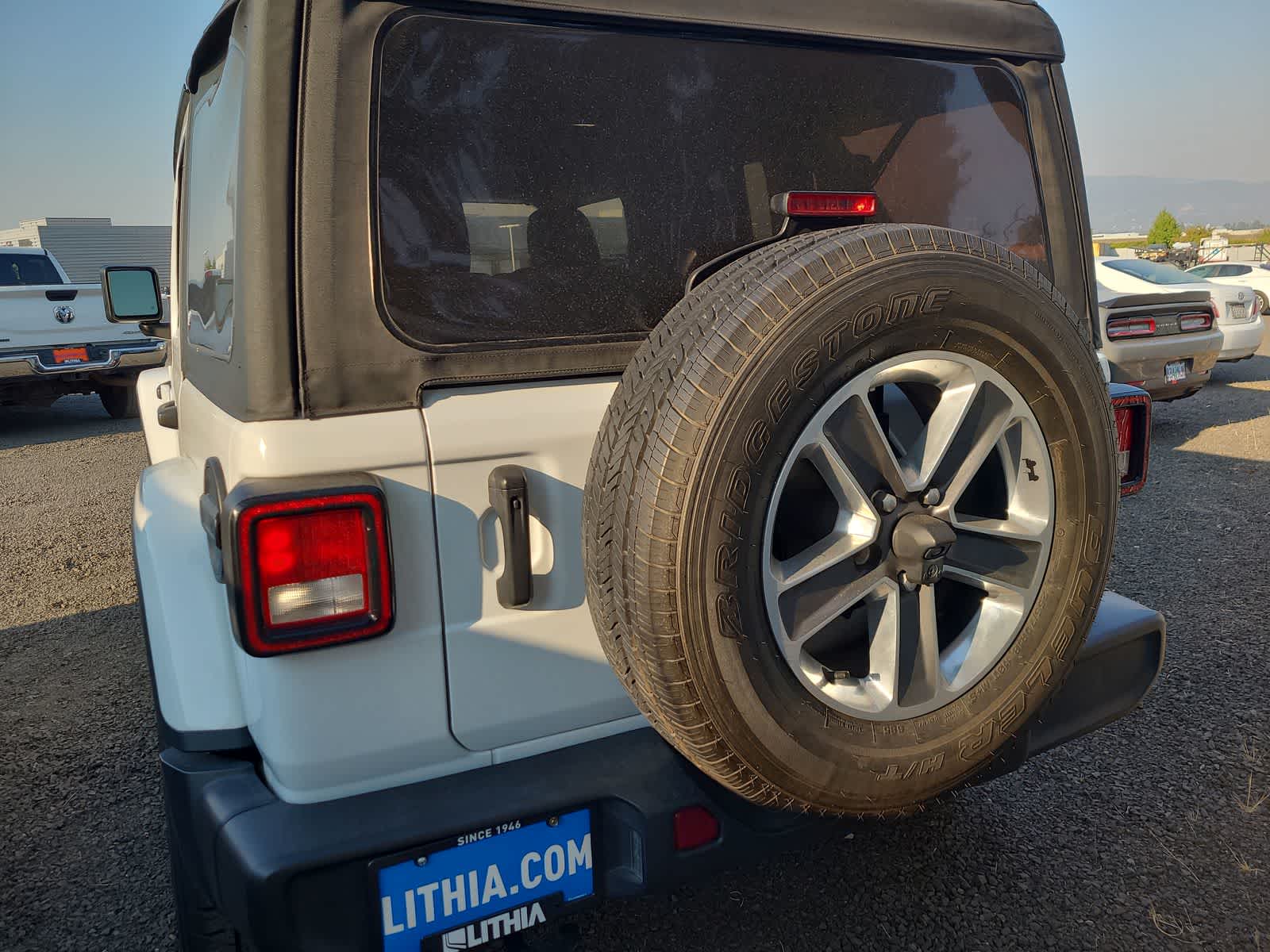 2023 Jeep Wrangler Sahara photo 4