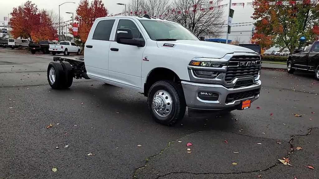 New 2026 Ram 3500 Chassis Cab 3500 TRADESMAN CREW CAB CHASSIS 4X4 60' CA Pickup