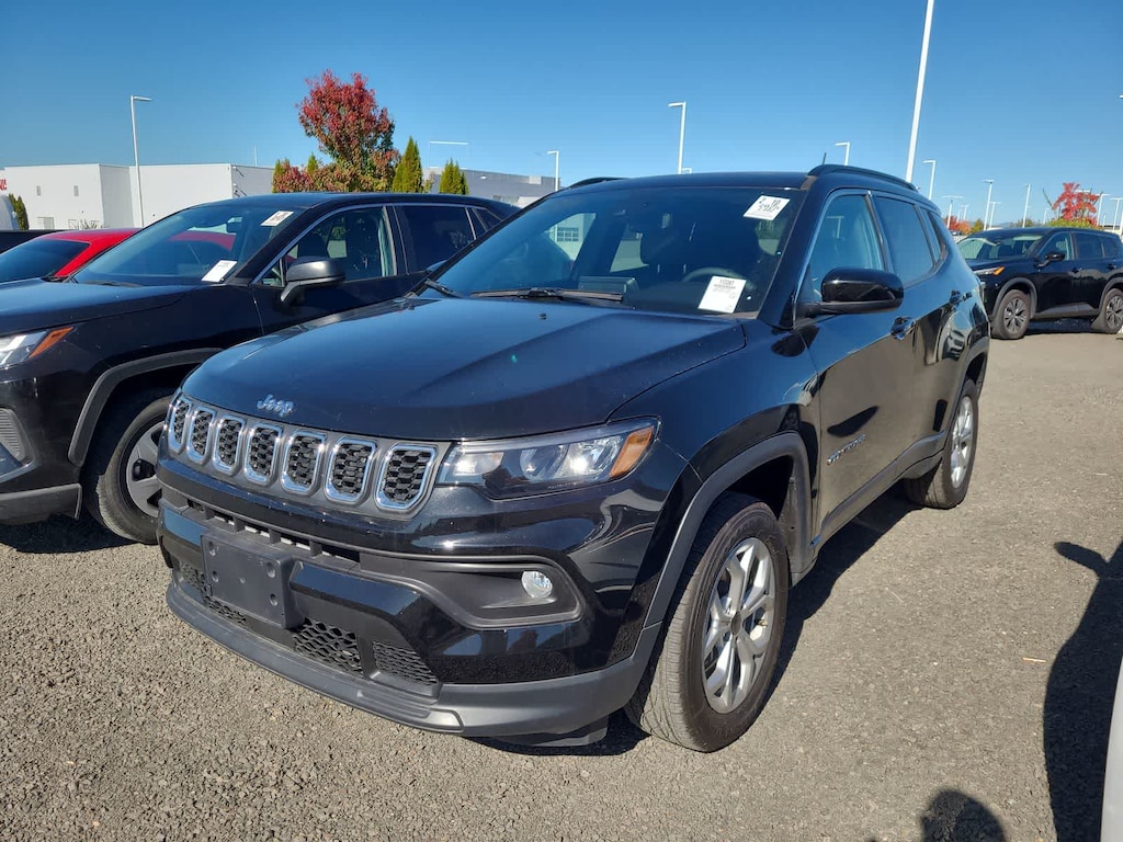 Used 2025 Jeep Compass Latitude SUV