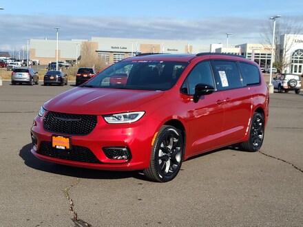 2026 Chrysler Pacifica SELECT AWD Passenger Van