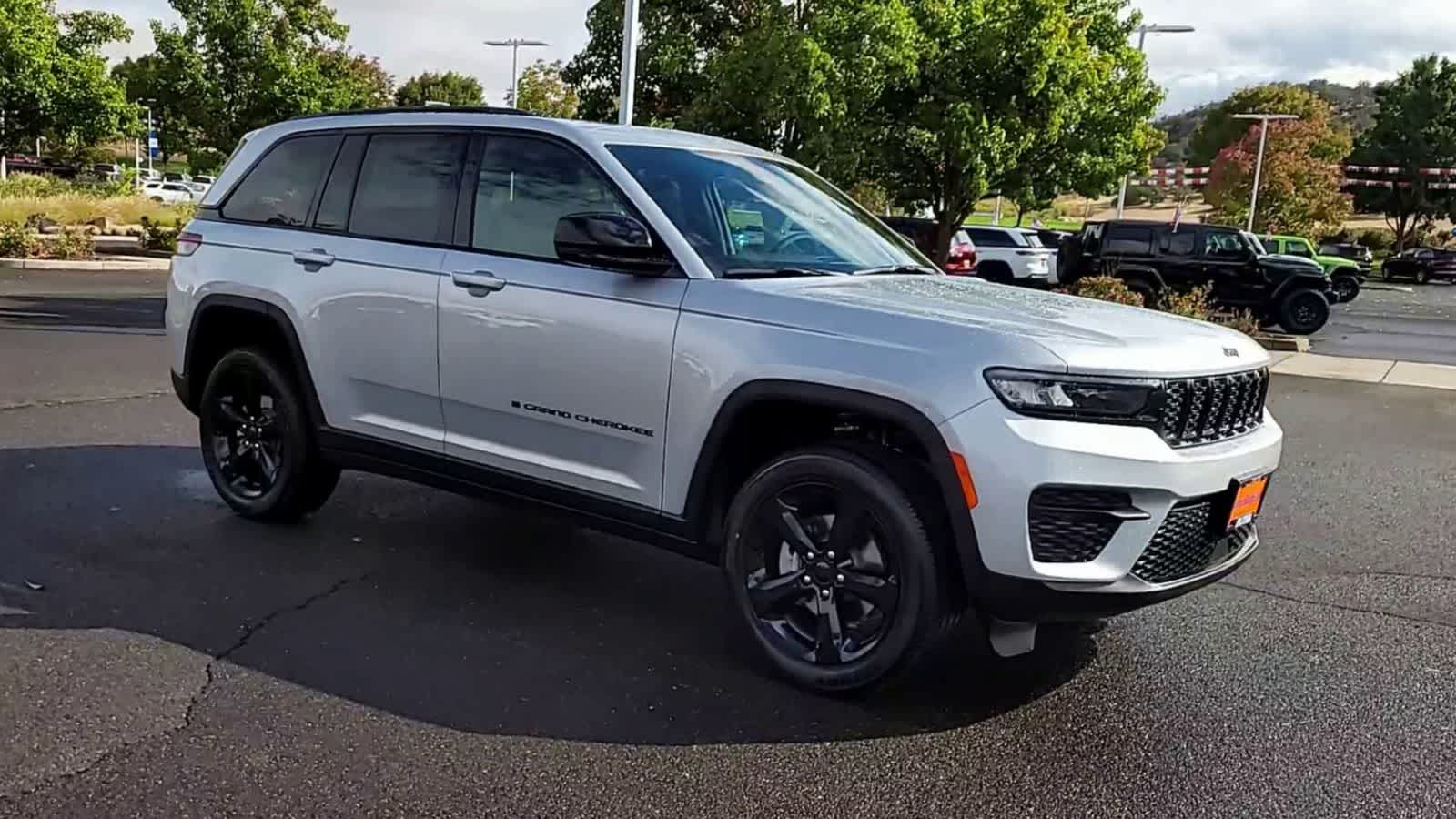 Thumbnail: 2025 Jeep Grand Cherokee - 2