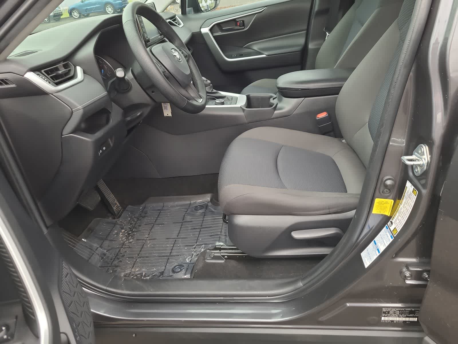 Thumbnail: 2022 Toyota RAV4 - 19