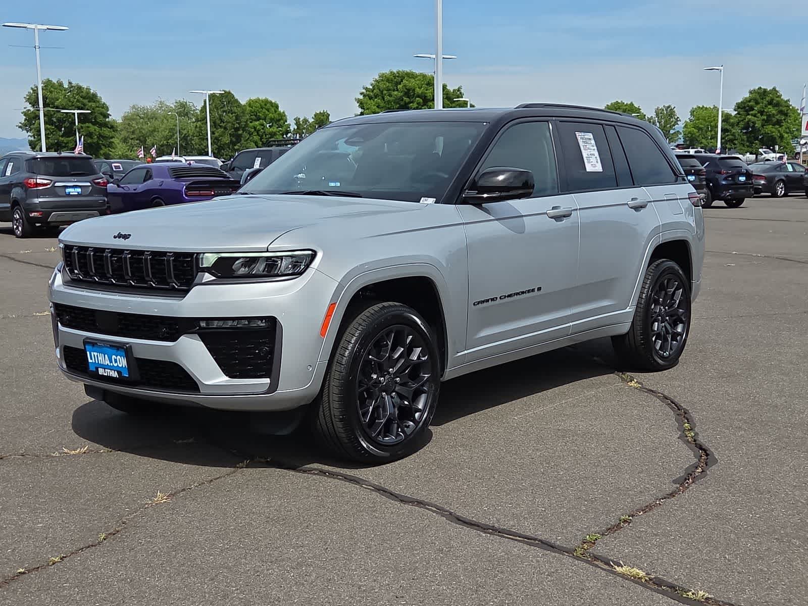 2026 Jeep Grand Cherokee Summit 4x4's photo