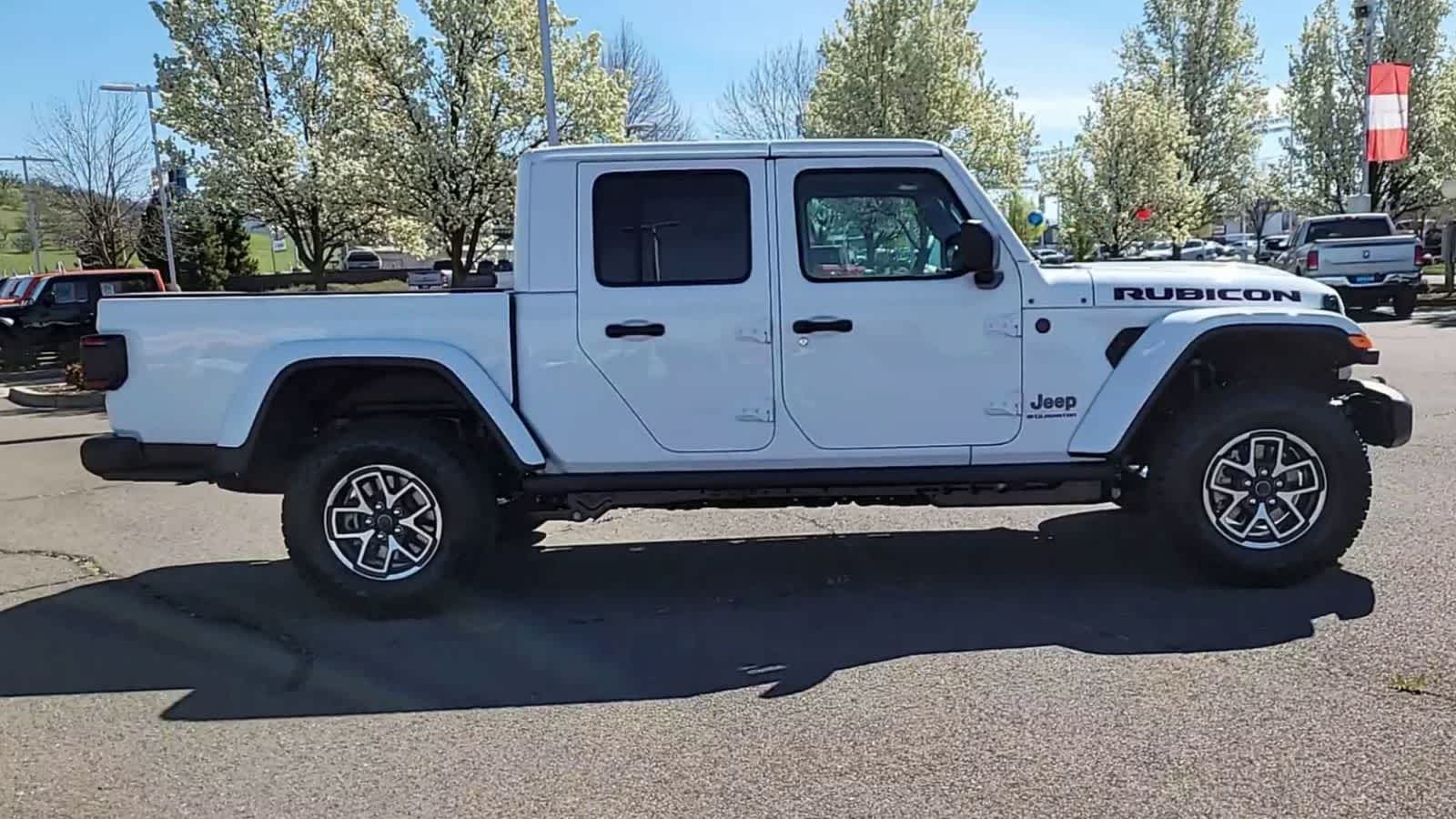 Thumbnail: 2026 Jeep Gladiator - 9