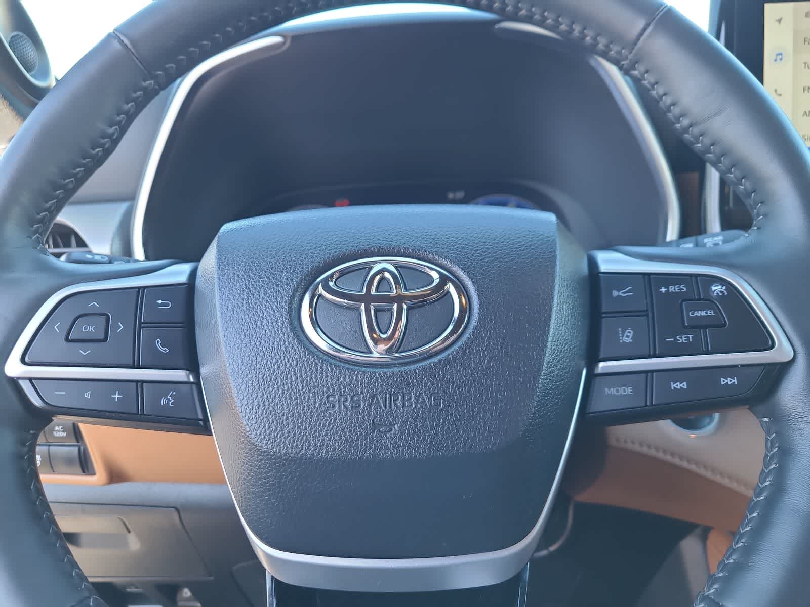 Thumbnail: 2024 Toyota Highlander - 23