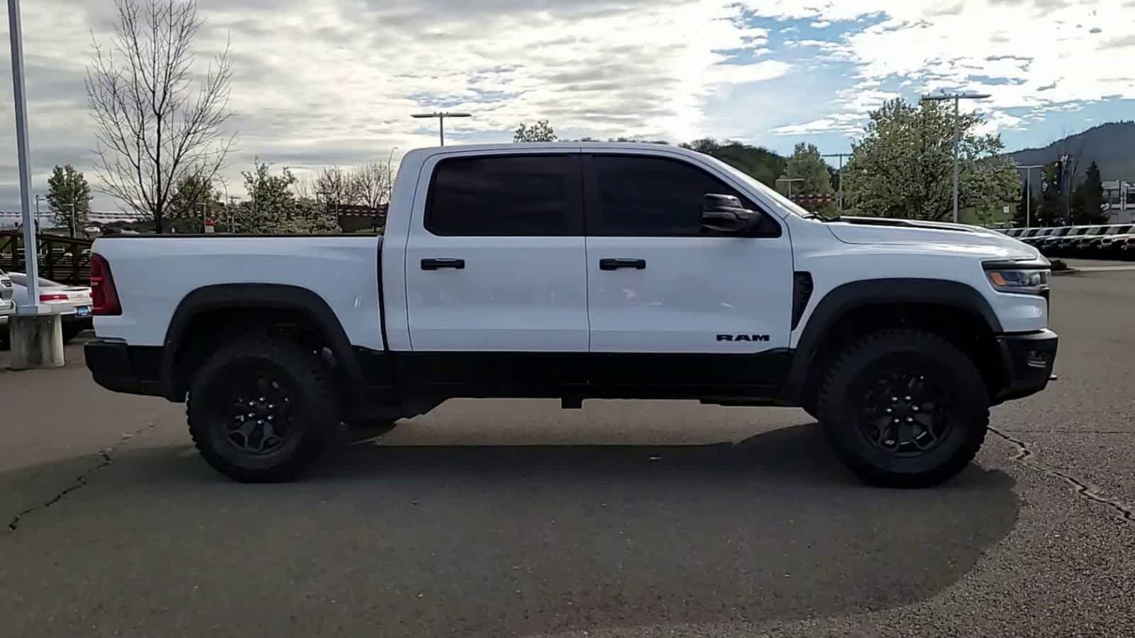 Thumbnail: 2025 RAM 1500 - 9