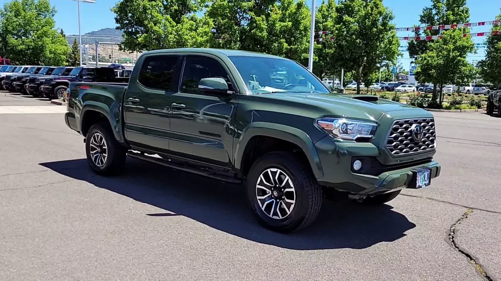 Used 2022 Toyota Tacoma TRD Sport with VIN 3TMCZ5AN2NM471050 for sale in Medford, OR