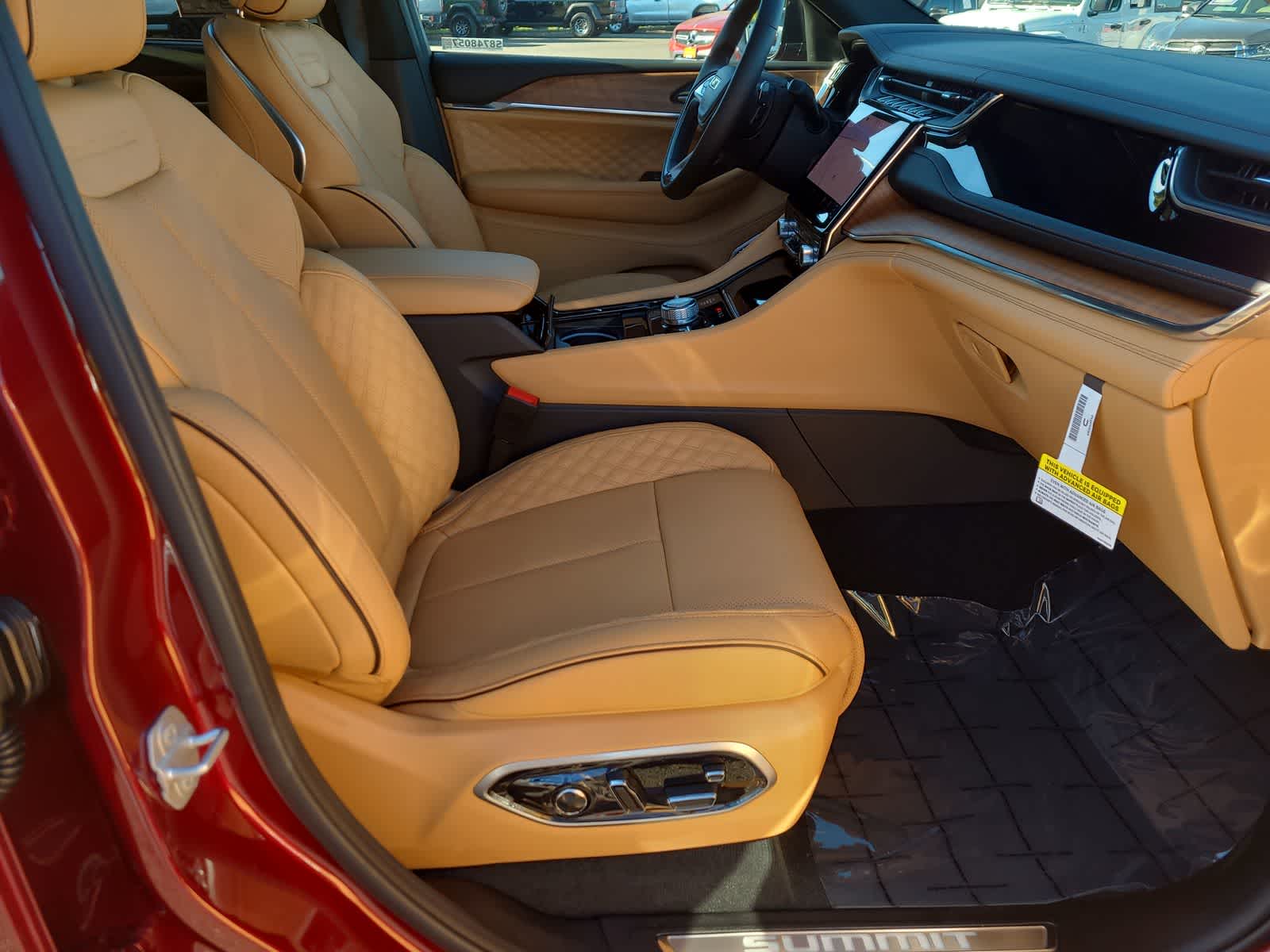 Thumbnail: 2025 Jeep Grand Cherokee - 22