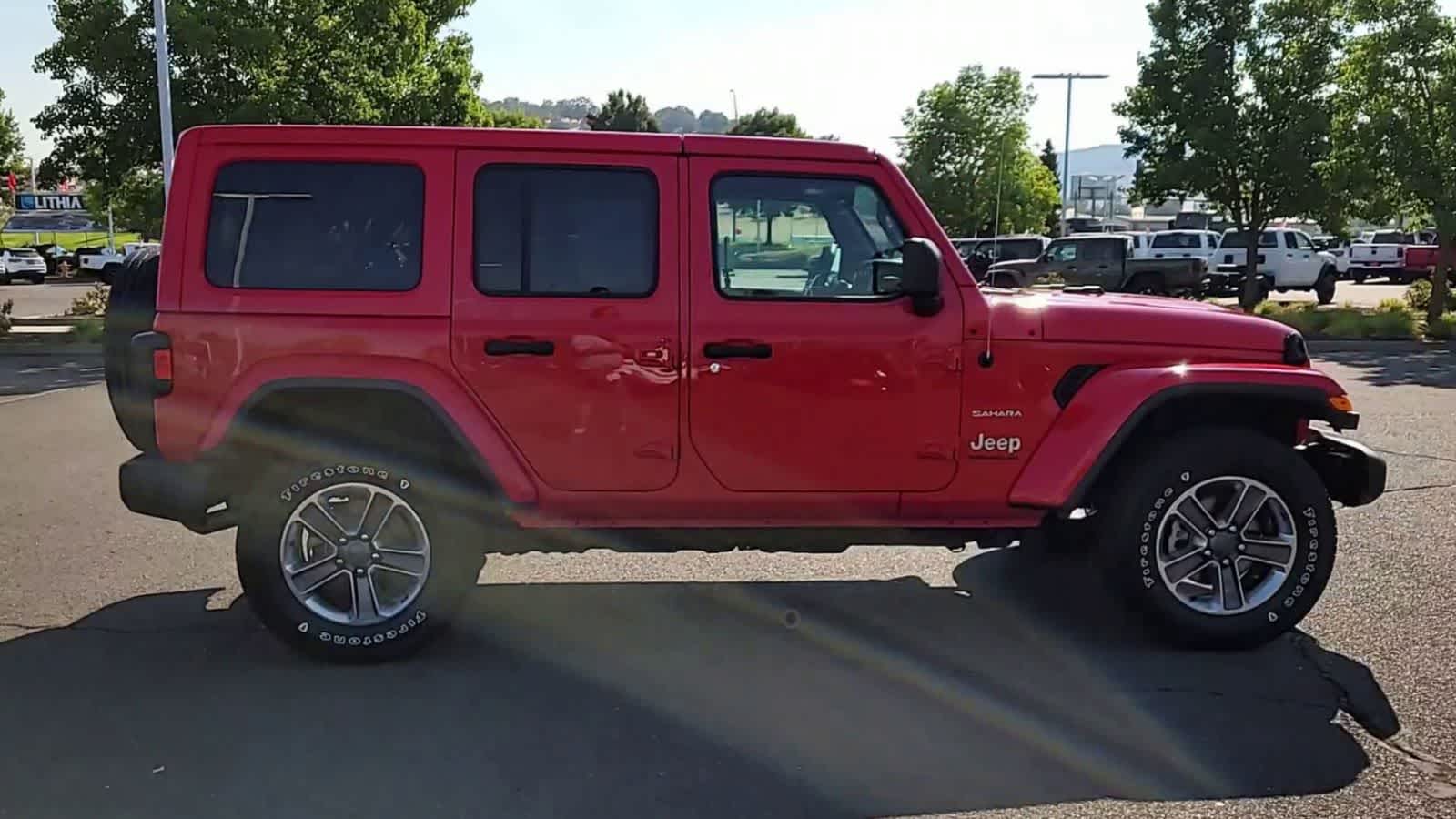 Thumbnail: 2023 Jeep Wrangler - 9