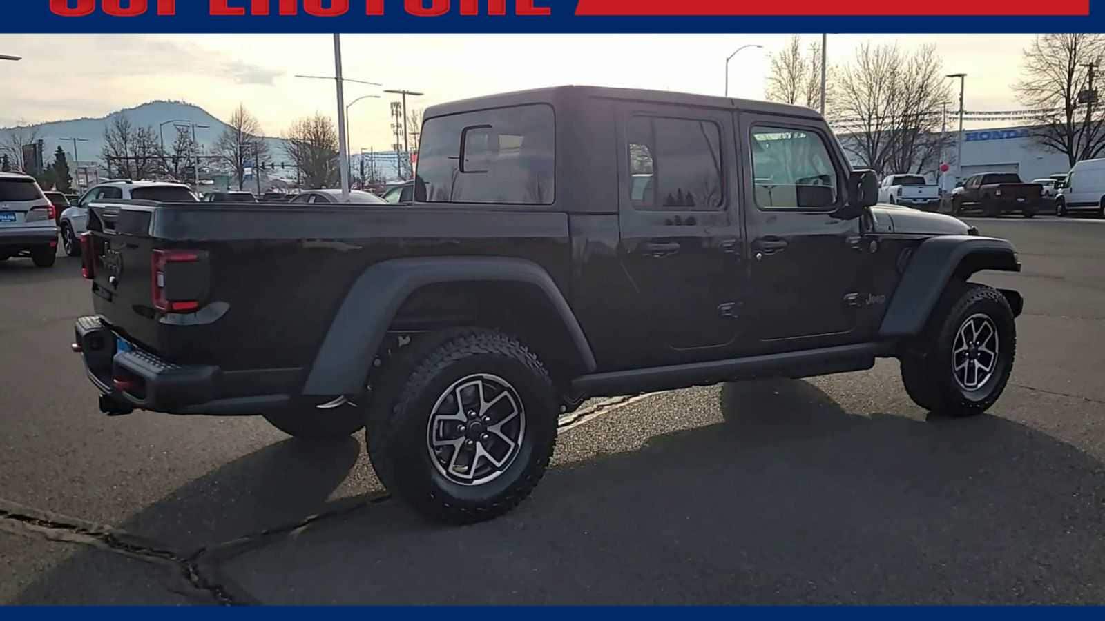 Thumbnail: 2026 Jeep Gladiator - 8
