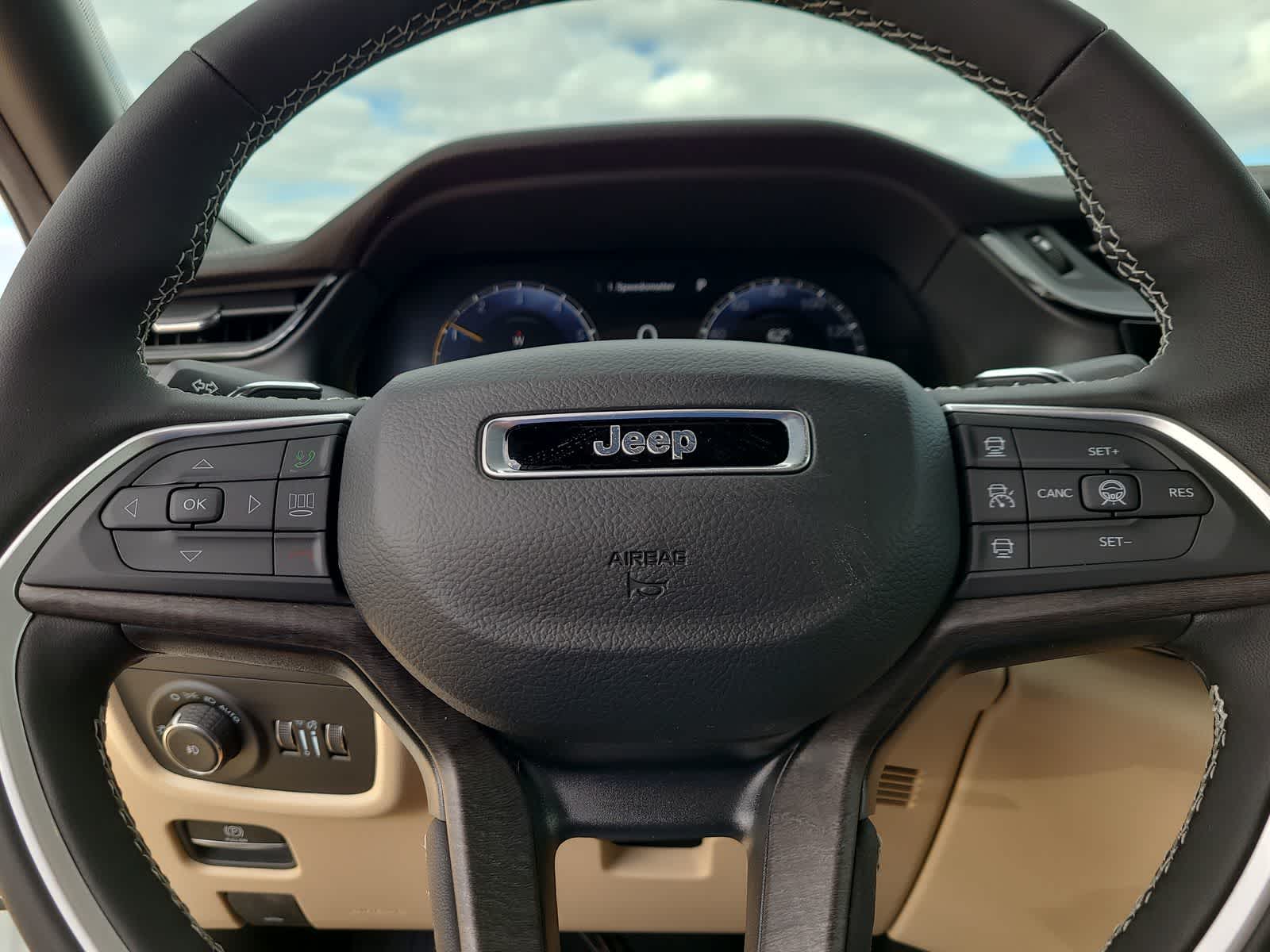 Thumbnail: 2026 Jeep Grand Cherokee - 23