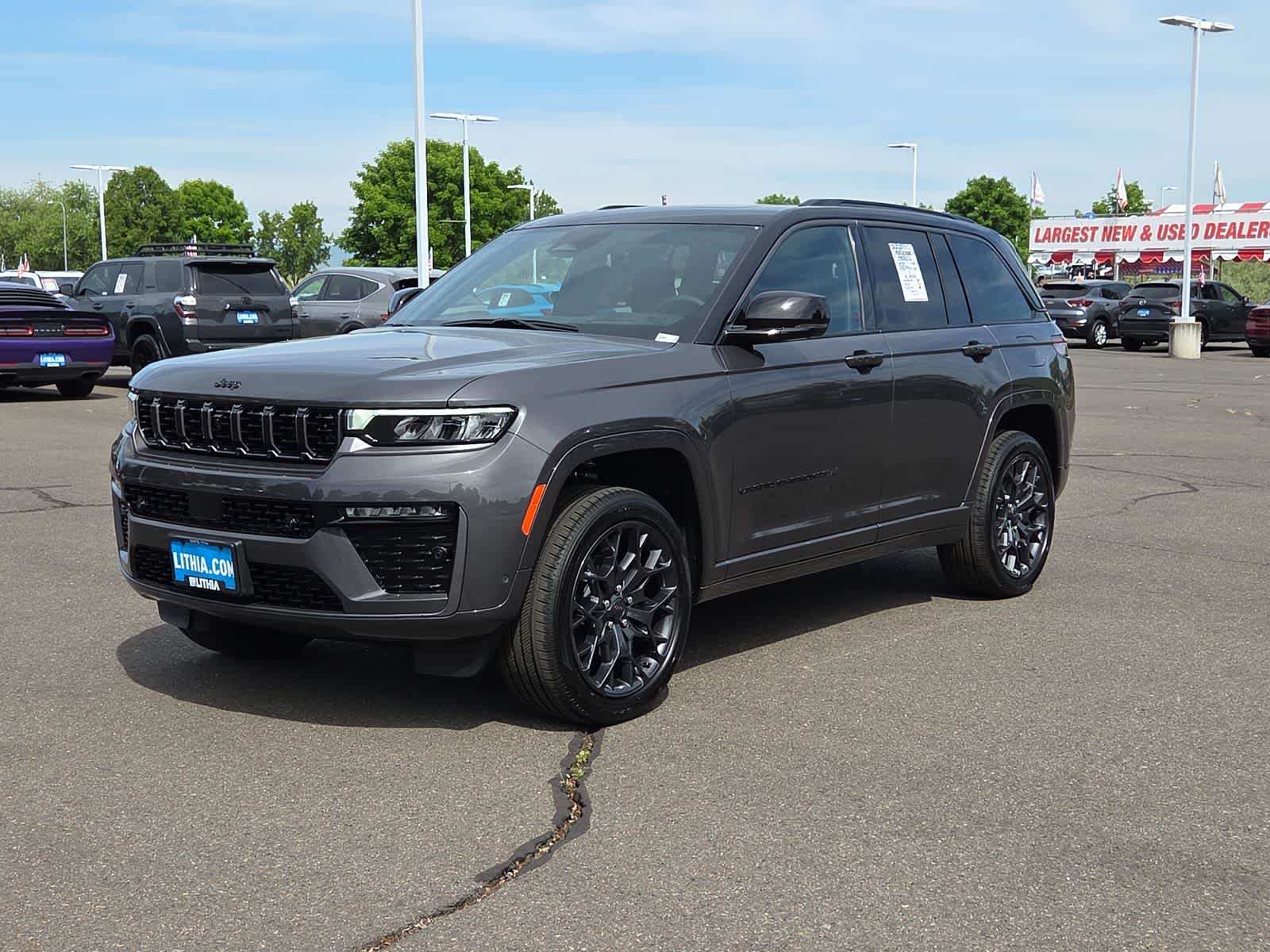 2026 Jeep Grand Cherokee Summit 4x4's photo