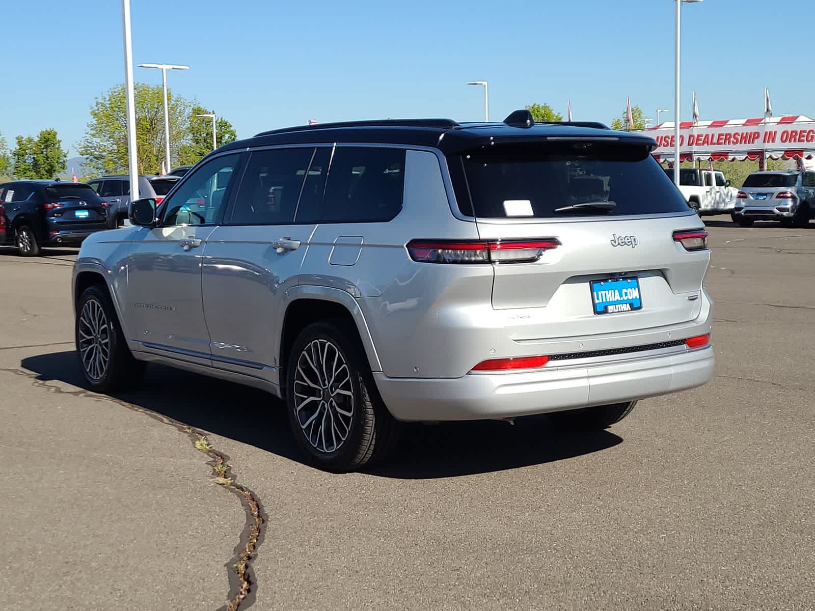 Thumbnail: 2026 Jeep Grand Cherokee - 12