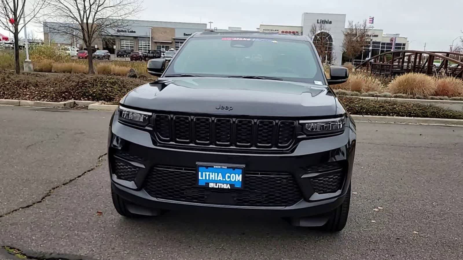 Thumbnail: 2025 Jeep Grand Cherokee - 3